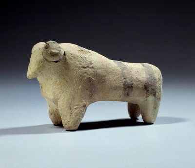 Statuetta di toro in terracotta con strisce dipinte da Mesopotamian Mesopotamian