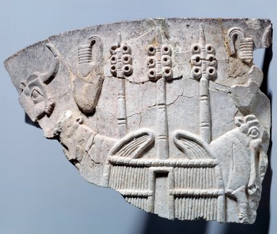Mesopotamia: scena di stalla in rilievo su un frammento di vaso scolpito nello stile di Uruk. Regione Sumer. 3300 a.C. Parigi, Museo del Louvre da Mesopotamian School