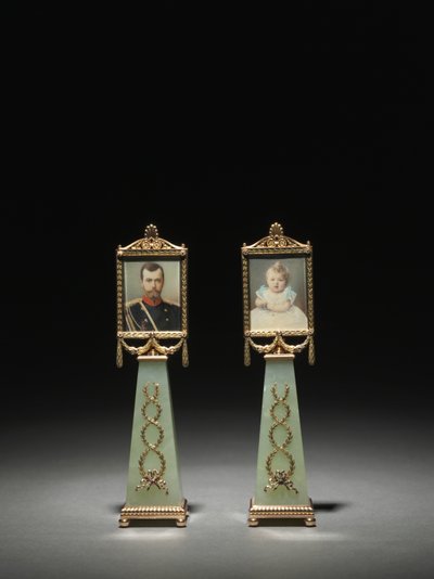 Miniature incorniciate: Ritratto dello Zar Nicola II e Ritratto della Granduchessa Olga, ditta di Peter Carl Fabergé da Michael Evlampievich Perkhin
