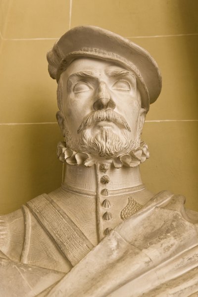 Copia di un busto ritratto di Hernan Cortes (gesso) da Victor Louis
