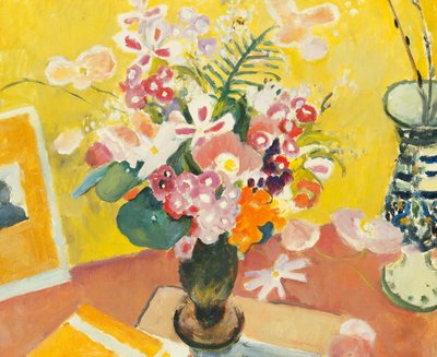 Fiori di primavera in un vaso da Mildred Bendall