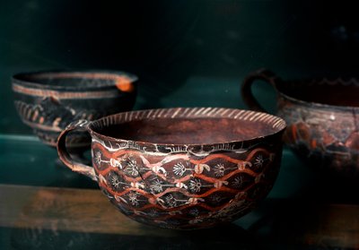 Arte minoica: coppa ceramica del periodo Kamares (Creta) protopalatiale (2100-1650 a.C.), da Cnosso. Heraklion, Museo Archeologico da Minoan