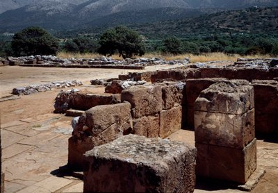 Civiltà minoica: vista delle rovine del Palazzo di Malia (o Mallia) intorno al 2000 a.C. da Minoan
