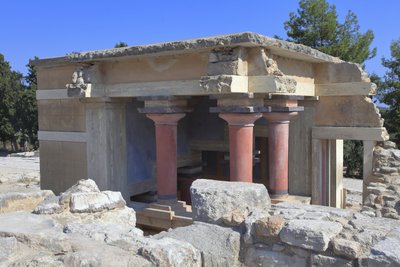 Sito archeologico minoico di Cnosso. Bacini lustrali nord. Ingresso nord del palazzo. Secondo A. Evans questo edificio era utilizzato per cerimonie di purificazione e quindi chiamato "Bacini lustrali". Cnosso, Creta da Minoan