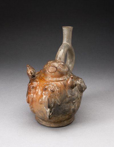 Vaso con beccuccio a staffa con rilievo che raffigura una scena di pesca, 100 a.C.-500 d.C. da Moche