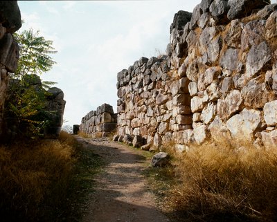 Arte micenea: accesso alla fortezza superiore della cittadella micenea, città di Tirinto, intorno al 1200 a.C. Grecia da Mycenaean