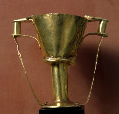 Arte micenea con influenze minoiche: calice (o coppa) in oro con doppio manico chiamato coppa di Nestore da Mycenaean