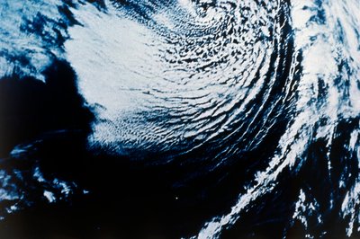 La Terra dallo spazio - ciclone da NASA Images