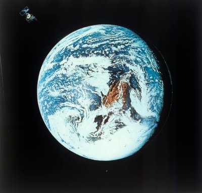 La Terra vista dallo spazio da NASA Images