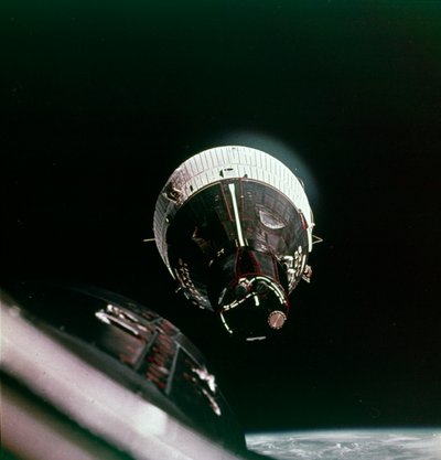 Primo rendezvous nello spazio, 15 dicembre 1965 da NASA Images