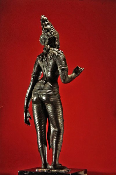 Parvati in piedi, periodo Chola, primo quarto del X secolo da Nadu Tamil