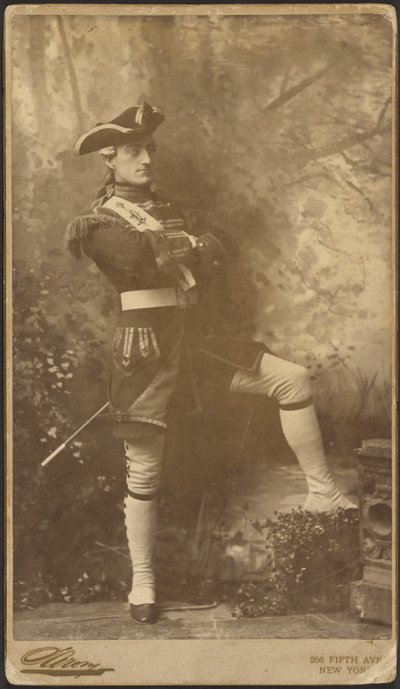 [John Drew, Jr. nel ruolo del Capitano Plume da "The Recruiting Officer"]. da Napoleon Sarony