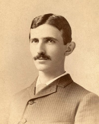 Ritratto di Nikola Tesla da Napoleon Sarony