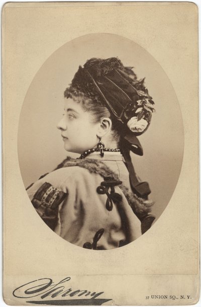 Ritratto di Pauline Lucca da Napoleon Sarony