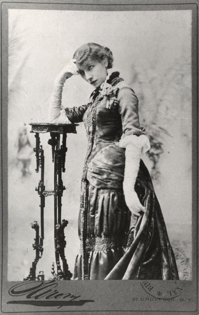 Ritratto di Sarah Bernhardt (1844-1923) scattato negli Stati Uniti da Napoleon Sarony