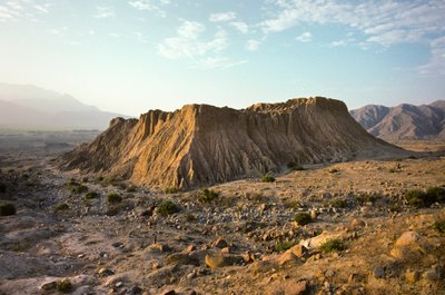 Piramide Moche Pampa Grande nella Valle di Lambayeque nel nord del Perù da Nathan Benn