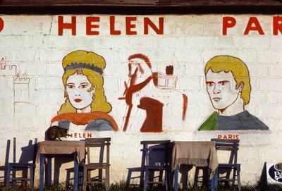 Murale al caffè Helen of Troy a Troia, Turchia da Nathan Benn