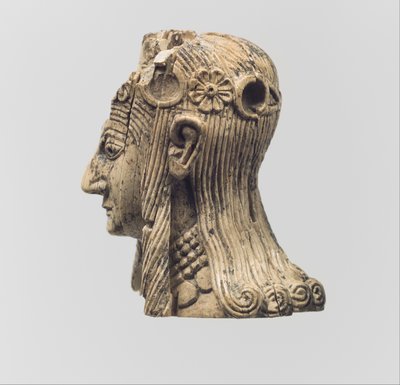 Testa di figura femminile da Neo Assyrian