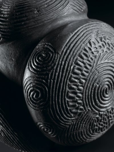 Palla scolpita da Glass Hill, Towie, Aberdeenshire, Neolitico, c.3000 a.C. (pietra) da Neolithic Neolithic