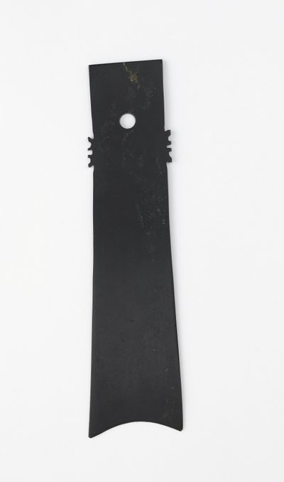 Scalpello biforcuto (zhang), cultura Qijia, c.2500-2000 a.C. da Neolithic Period Chinese School