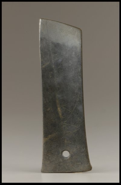 Coltello da raccolta (hu), cultura Qijia, c.2500-2000 a.C. da Neolithic Period Chinese School
