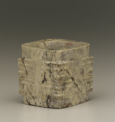 Tubo corto (cong) regione del Lago Tai, cultura Liangzhu, 3300-2250 a.C. da Neolithic Period Chinese School