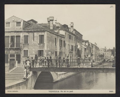 Veduta del Rio dei Tre Ponti a Venezia da Neue Photographische Gesellschaft
