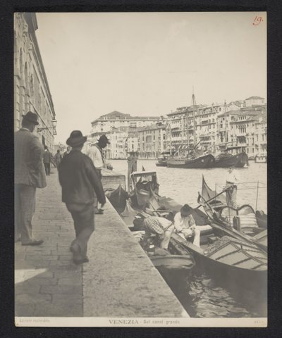 Gondole lungo il Canal Grande, Venezia da Neue Photographische Gesellschaft