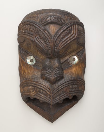 Maschera di frontone (Koruru) da Gisborne, Isola del Nord, c.1860 da New Zealand School