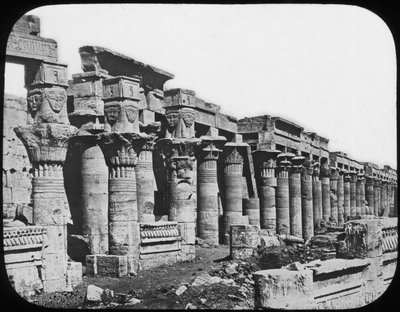 Colonnato, Tempio di Philae, Egitto, c1890 da Newton and Co