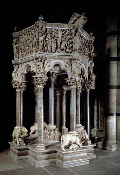 Arte gotica: pulpito in marmo da Nicola Pisano