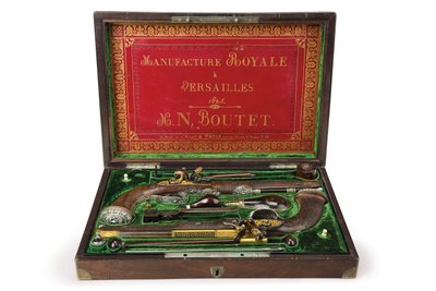 Un paio di pistole a pietra focaia con montatura in argento, Versailles da Nicolas Noel Boutet