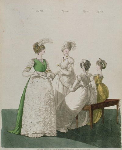 Quattro ragazze in abiti da ballo dalla 