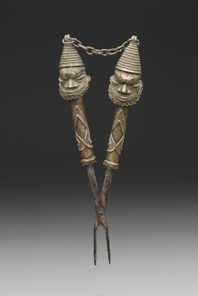 Pinze figurate per rituali della Società Oshugbo da Nigerian Nigerian