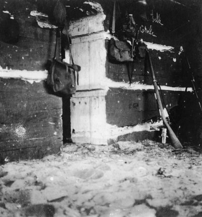 Interno di un rifugio tedesco, Prima Guerra Mondiale, c1914-c1918 da Nightingale and Co