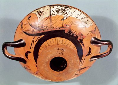 Coppa a figure nere attiche raffigurante navi greche, c.520 a.C. da Nikosthenes