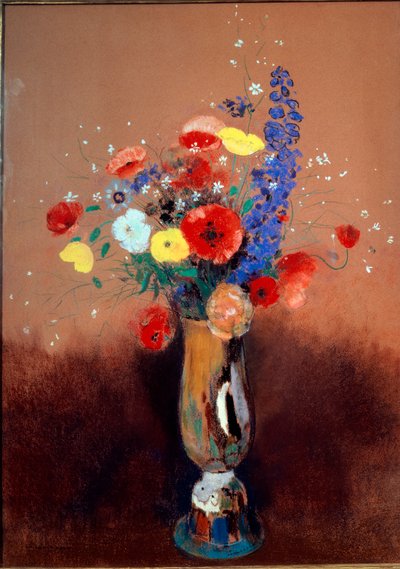 Fiori selvatici in un vaso dal collo lungo da Odilon Redon