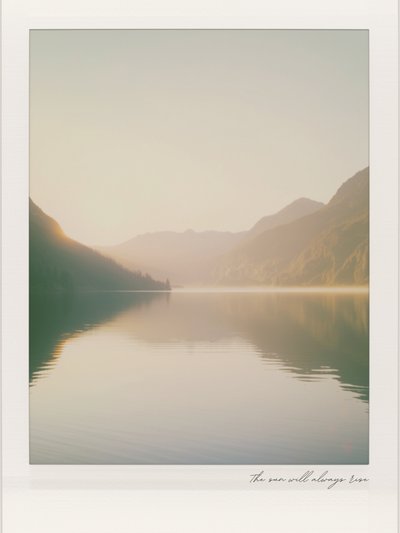 Alba sul lago Misty Mountain da Ohkimiko