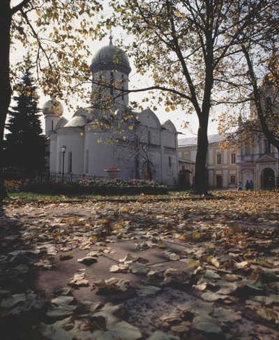 La Cattedrale della Trinità con la tomba di San Sergio di Radonež, 1422 da Old Russian Architecture
