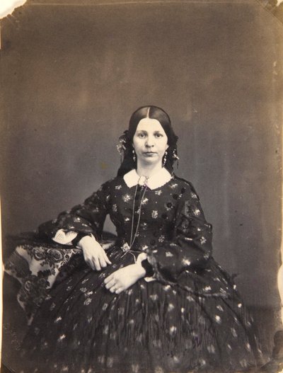 Giovane donna seduta da Oliver H. Willard