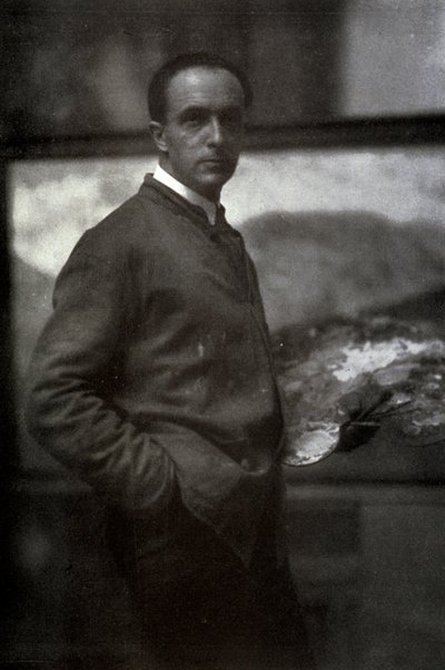 Ritratto a tre quarti di Cesare Maggi. Il pittore, vestito con un camice, tiene una tavolozza nella mano sinistra. Sullo sfondo la tela su cui sta lavorando da Ottaviano Ecclesia