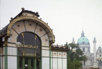 Art Nouveau: veduta del padiglione della stazione della metropolitana di Karlsplatz (ora caffè) realizzato dall