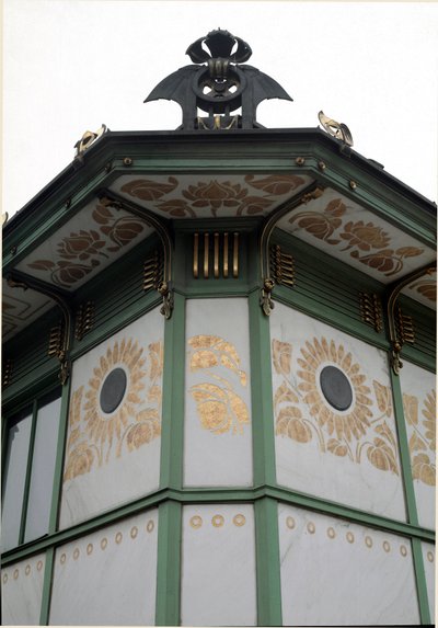 Art Nouveau: veduta del padiglione della stazione della metropolitana di Karlsplatz (ora caffè) realizzato dall