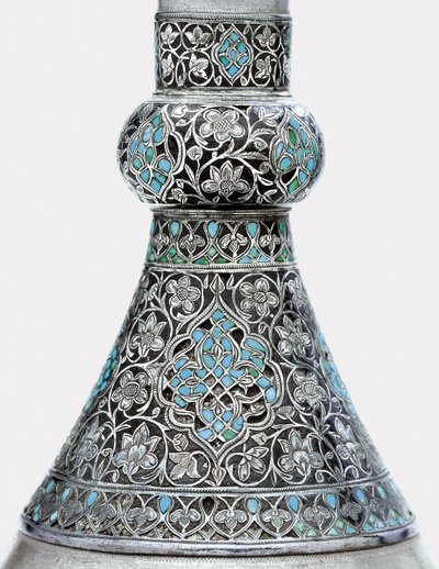 (dettaglio) di una Bottiglia Ottomana in Zinco con Montatura in Argento e Turchese da Ottoman School
