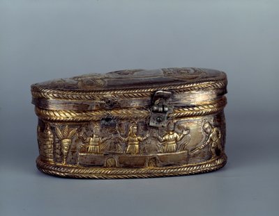 Arte paleocristiana: reliquiario in argento noto come Capsella di Brivio: i tre Ebrei nella fornace. I tre Ebrei rifiutarono di inchinarsi a una statua eretta dal re Nabucodonosor, furono gettati nella fornace ma ne uscirono illesi. V secolo d.C. da Paleo Christian