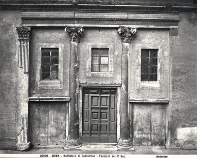 La facciata, costruita dall