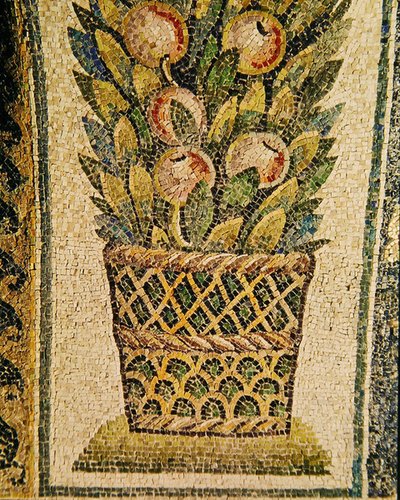 Un Cesto di Frutta, c.430 d.C. (mosaico) da Paleo Christian