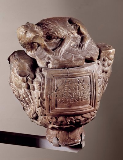 Urna cineraria Messiae graphicae. Da Avranches. Saint Germain en Laye, Museo di Archeologia Nazionale da Paleo Christian