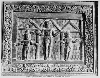 Dettaglio della Crocifissione dalla porta raffigurante scene dall