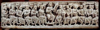 Arte paleocristiana: sarcofago scolpito raffigurante Cristo che insegna con gli apostoli. Da Ain. Fine del 4° secolo d.C. Parigi, museo del Louvre da Paleo Christian